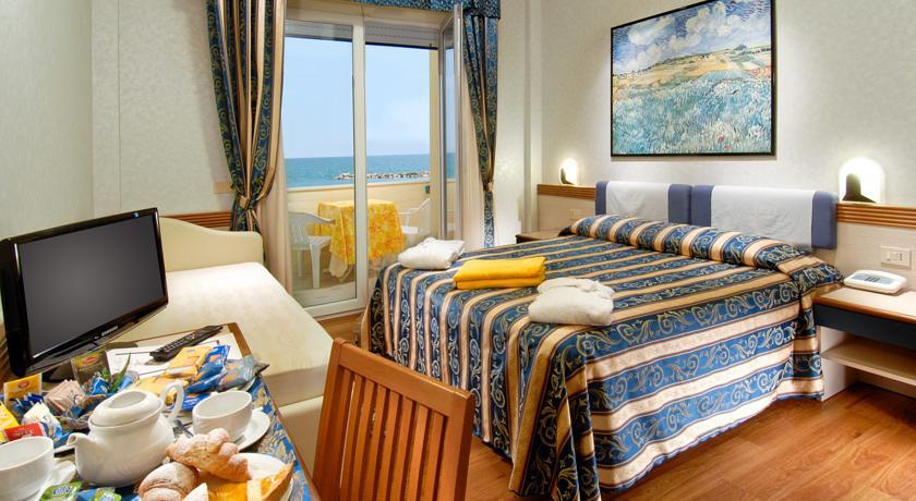 Strand Hotel Colorado Lido Di Savio Bilik gambar